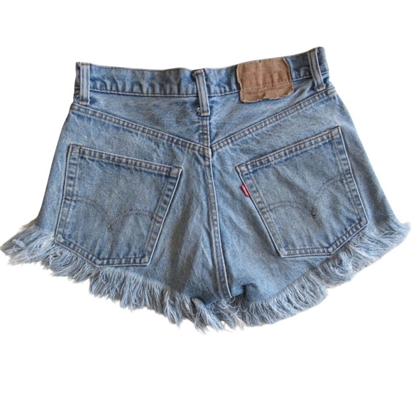 Levis Womens Fringe Denim Shorts 30 DIY Light Wash Side Slits Cutoffs Boho - Picture 2 of 9